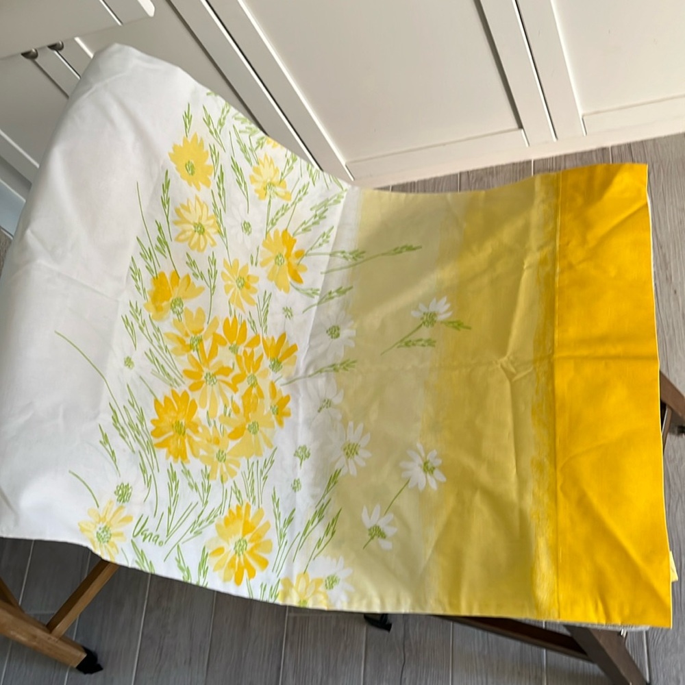 Vera Neumann vintage Daisy ombre standard pillow cases Reversible yellow floral